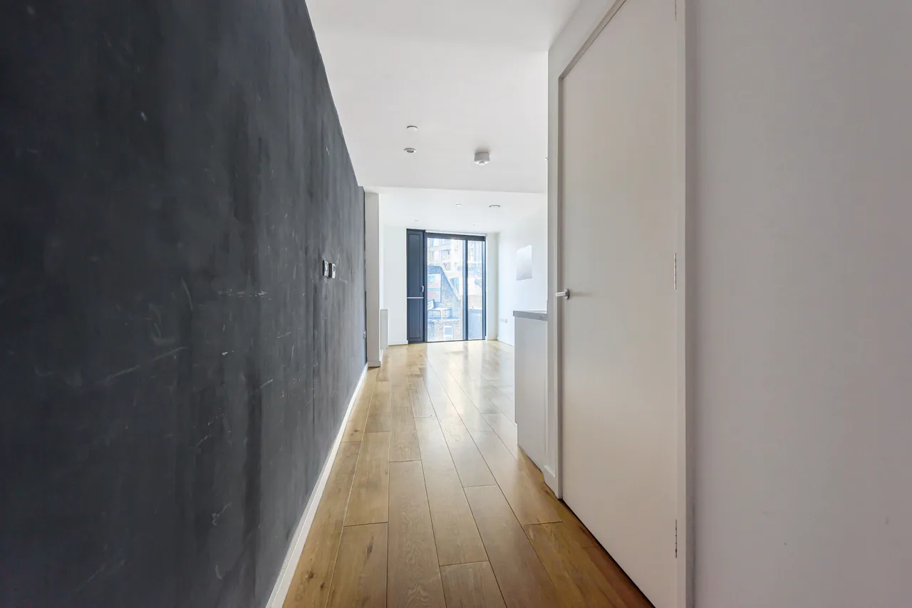 Apartment 304, The Strata, 8 Walworth Road, London, photo 5