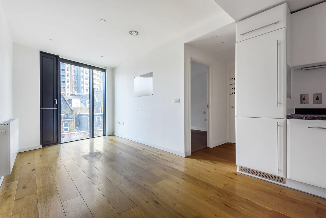 Apartment 304, The Strata, 8 Walworth Road, London, photo 11