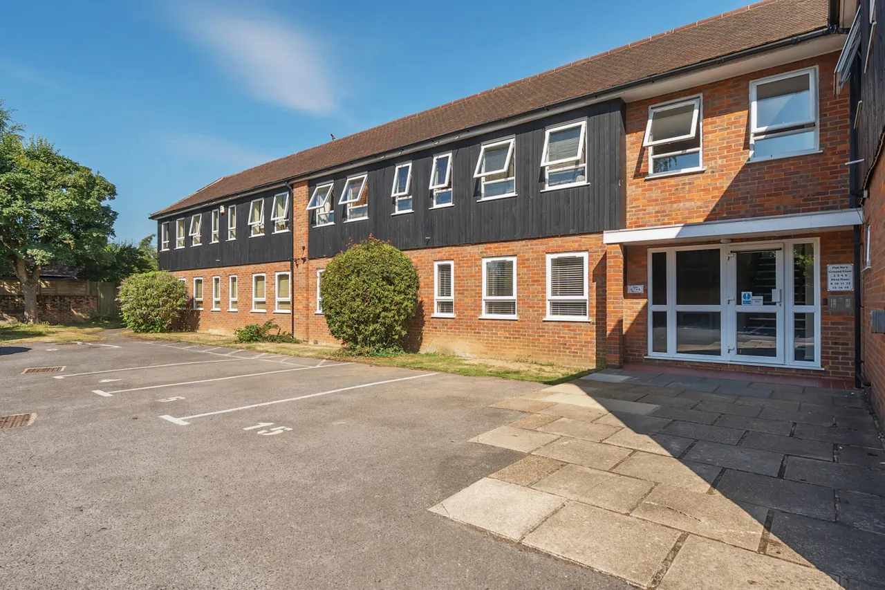 Narcot Lane, HP8, photo 17
