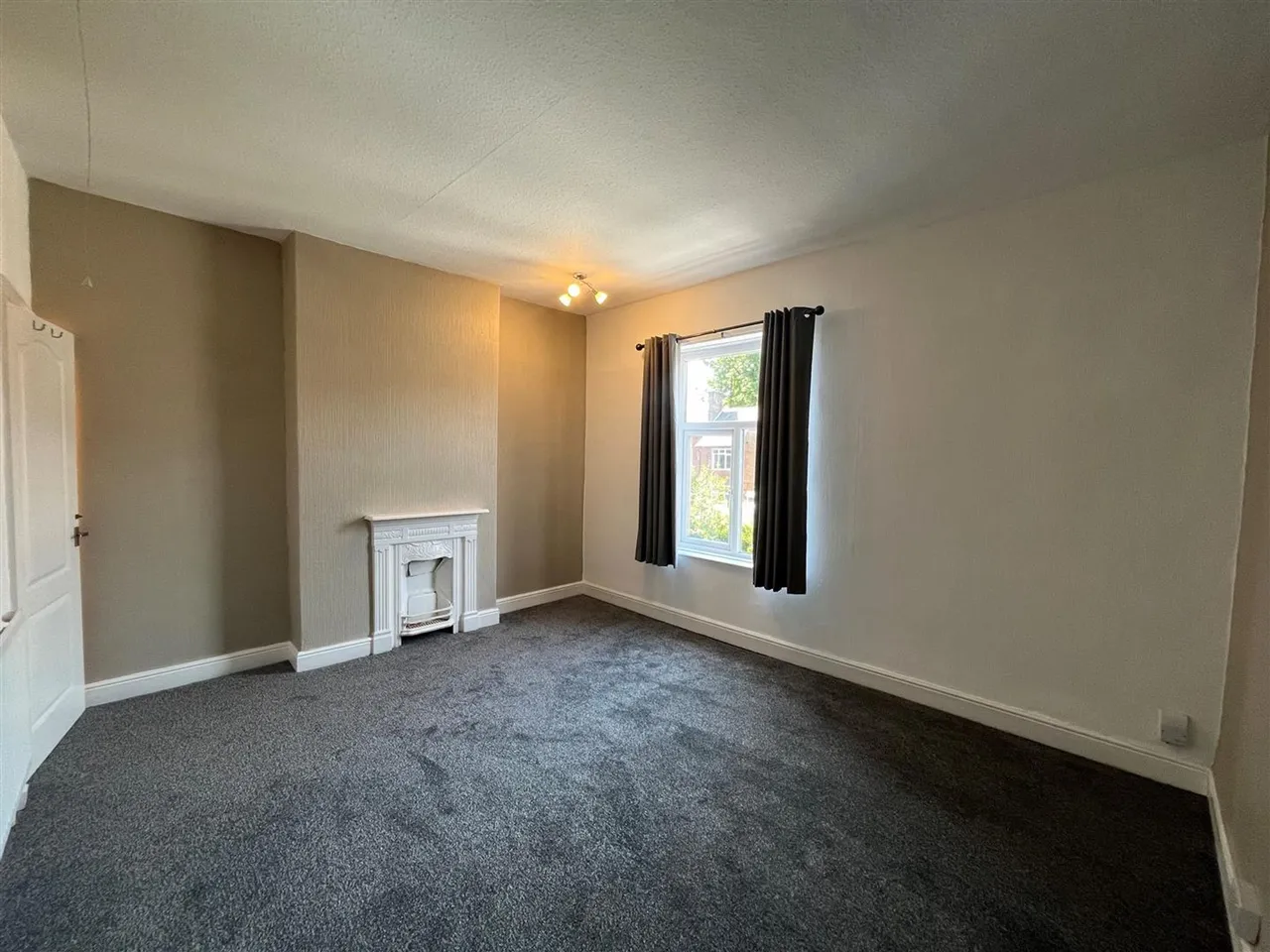 St. Saviours Road, Stockport, SK2, photo 4
