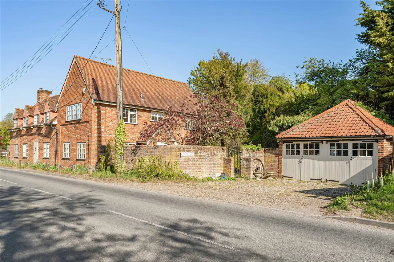 Moor End, Great Sampford, CB10, photo 28