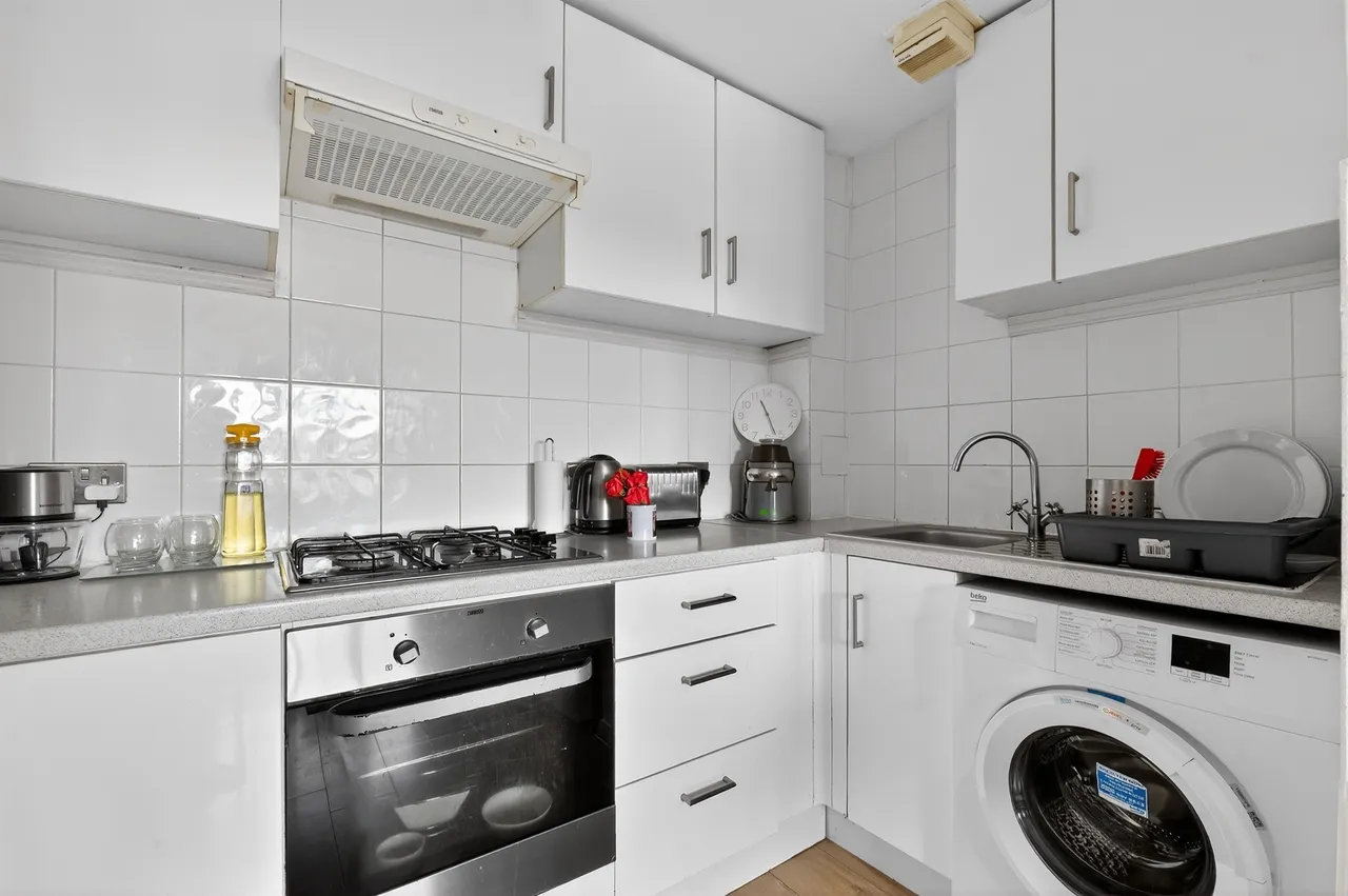 Wilkins Close, Mitcham, CR4, photo 5