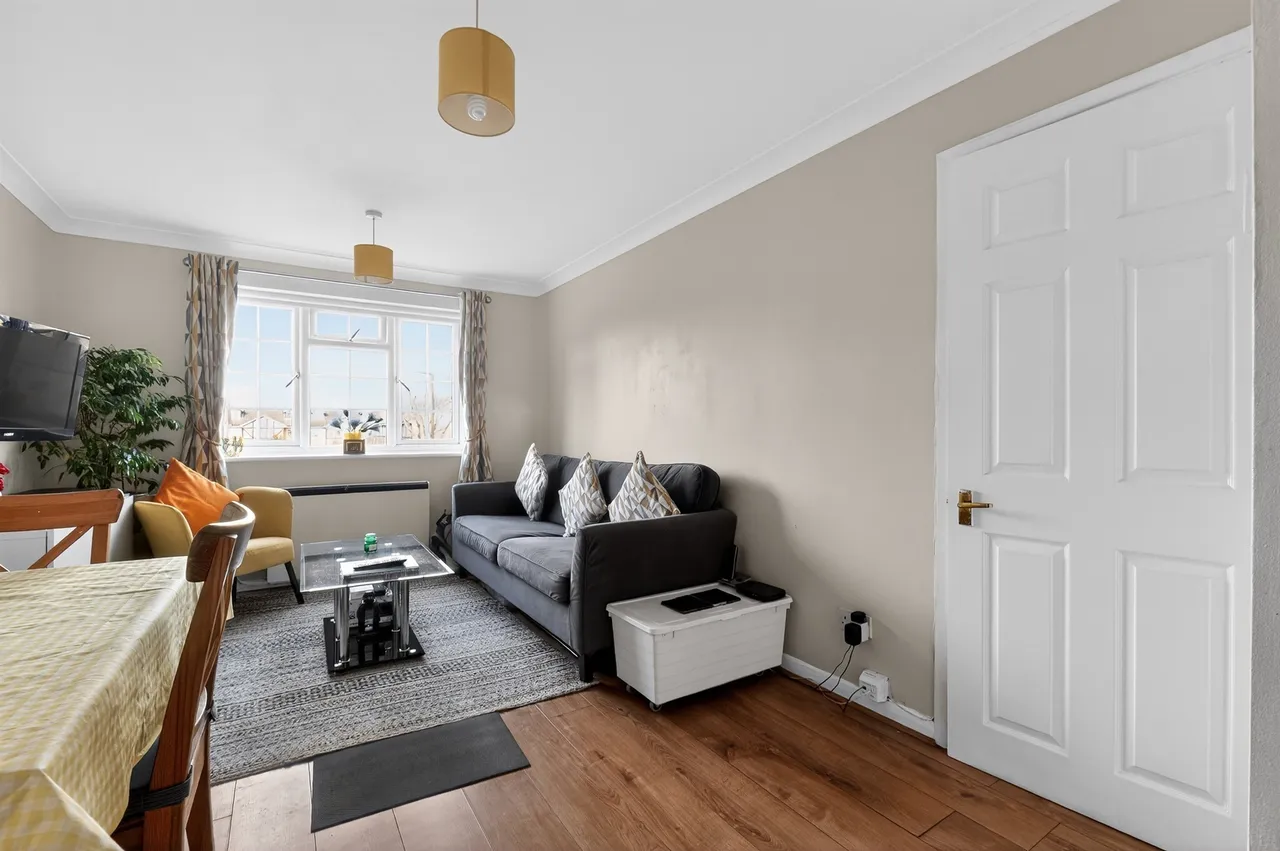 Wilkins Close, Mitcham, CR4, photo 4