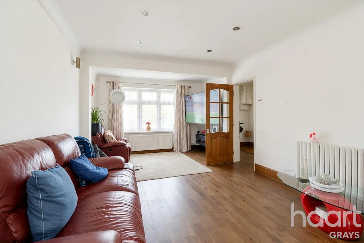 Watts Crescent, Purfleet, RM19, photo 3