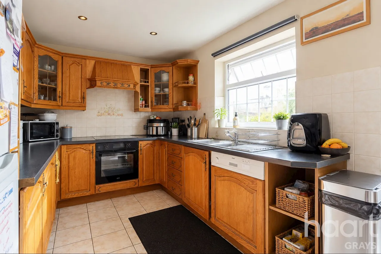 Watts Crescent, Purfleet, RM19, photo 5