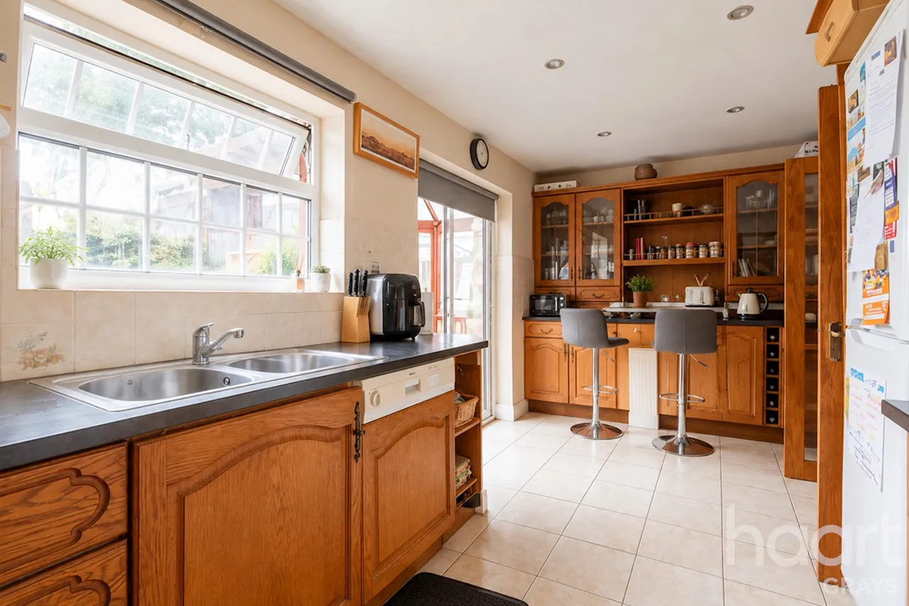Watts Crescent, Purfleet, RM19, photo 6