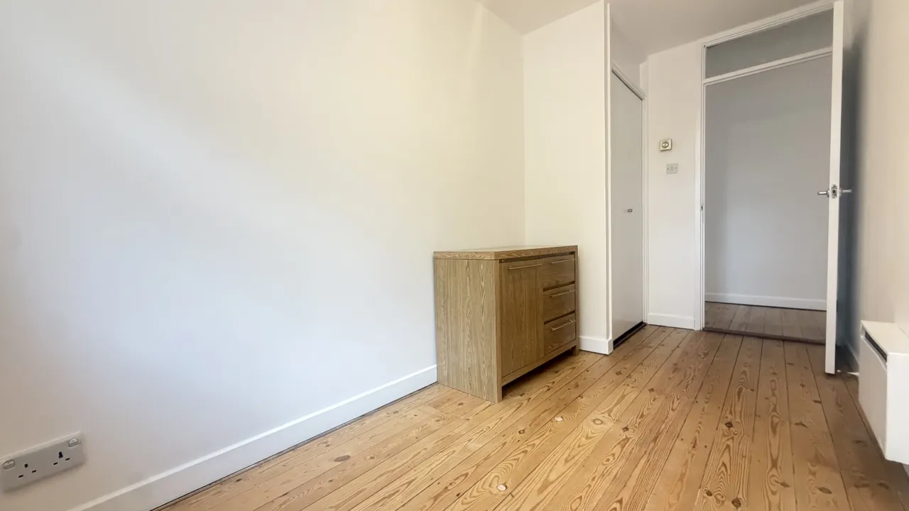 Harriers Close, London, W5, photo 5