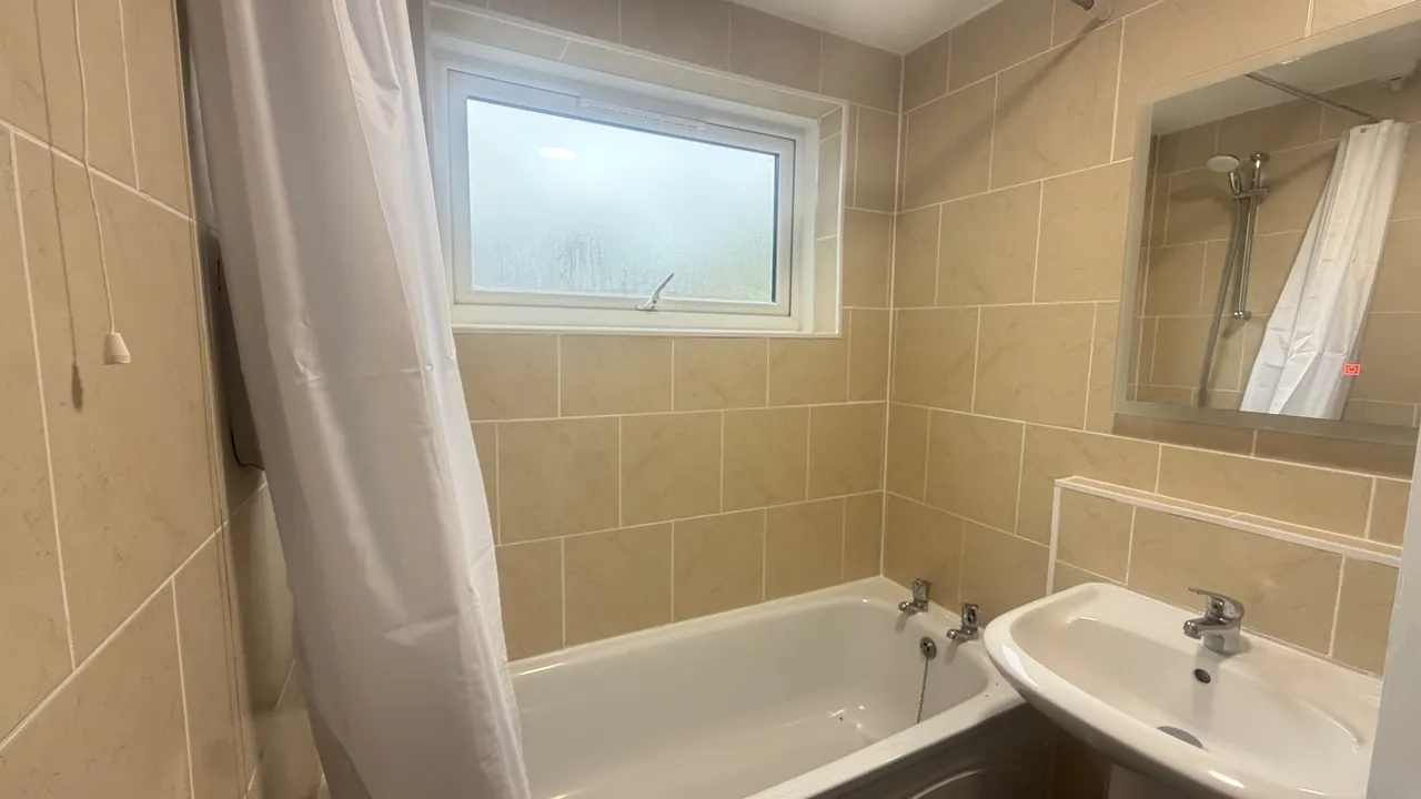 Harriers Close, London, W5, photo 8