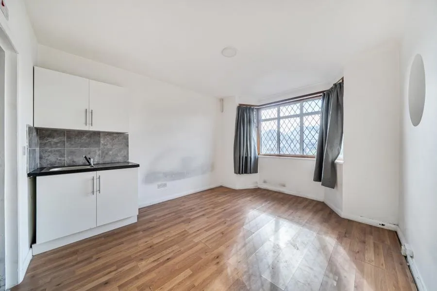 Goffs Road, Ashford, TW15, photo 5