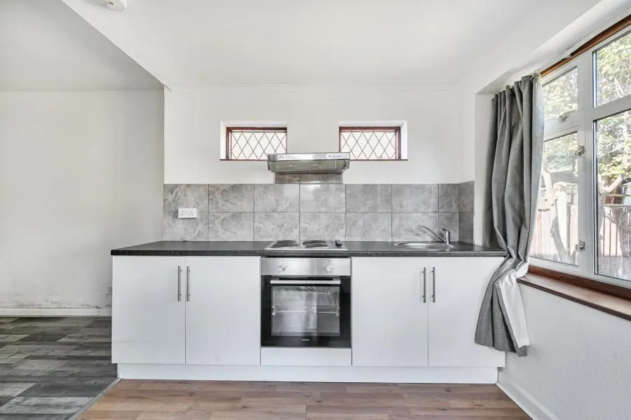 Goffs Road, Ashford, TW15, photo 4