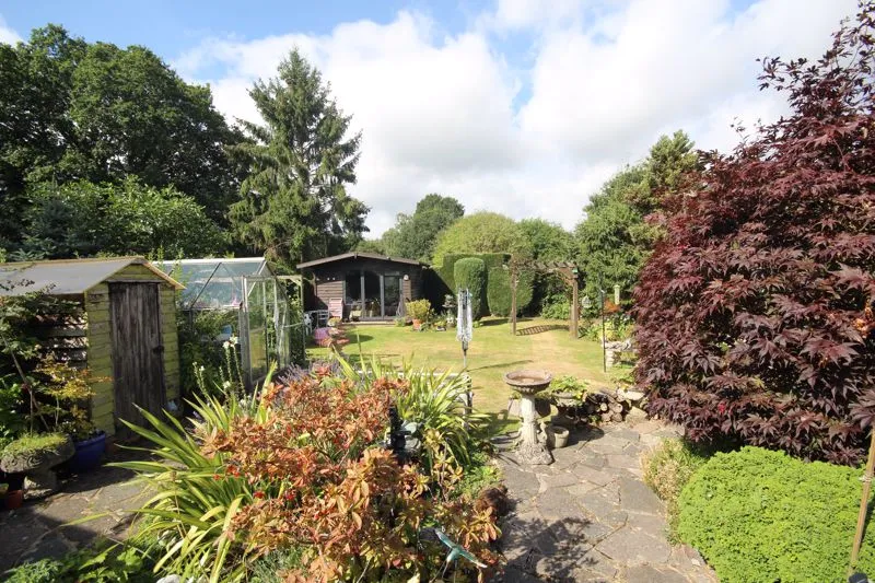 Southdene, Halstead, photo 8