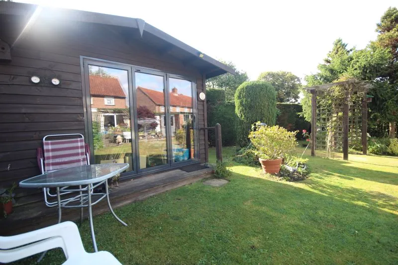 Southdene, Halstead, photo 15