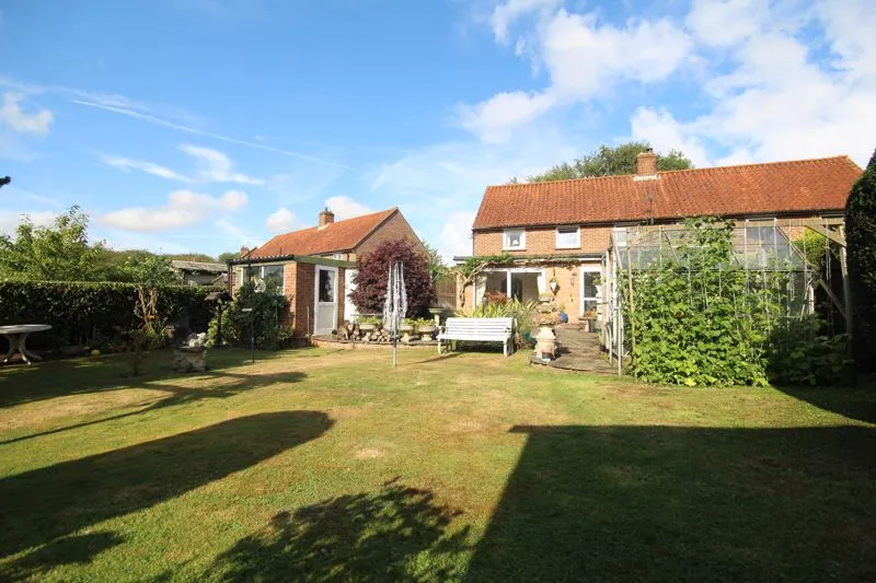 Southdene, Halstead, photo 17