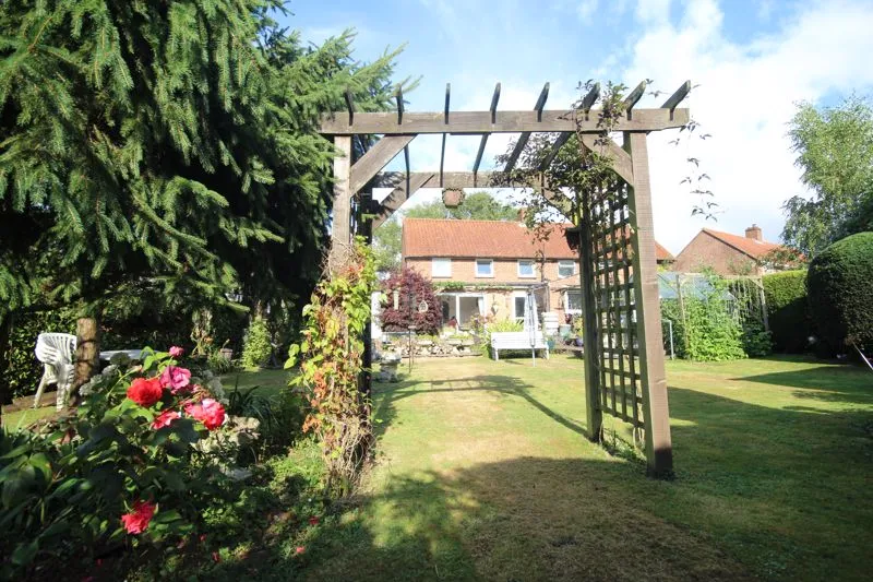 Southdene, Halstead, photo 16