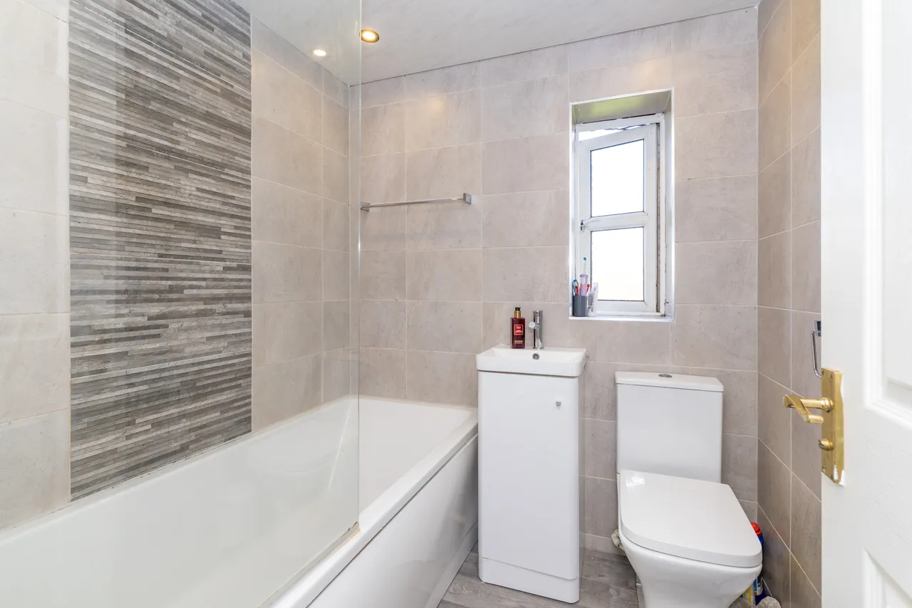 Naburn Drive, Orrell, WN5, photo 12
