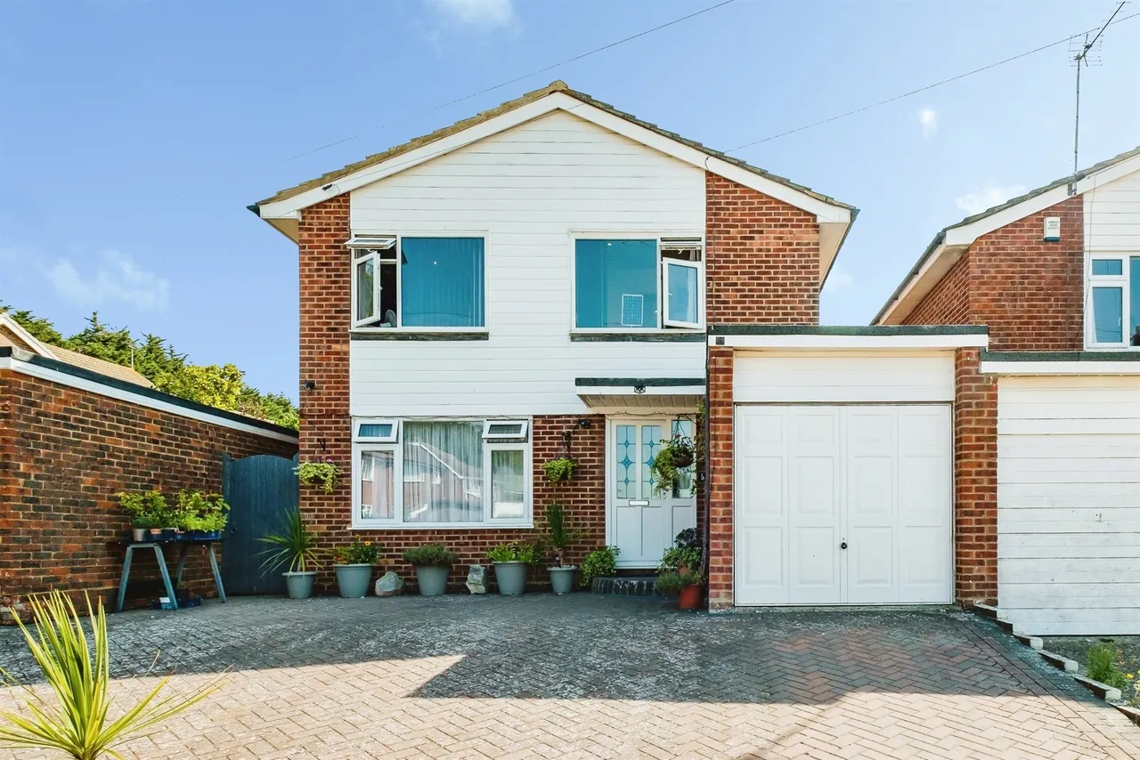 3 bed house for sale, Windrush Close, Worthing, BN13