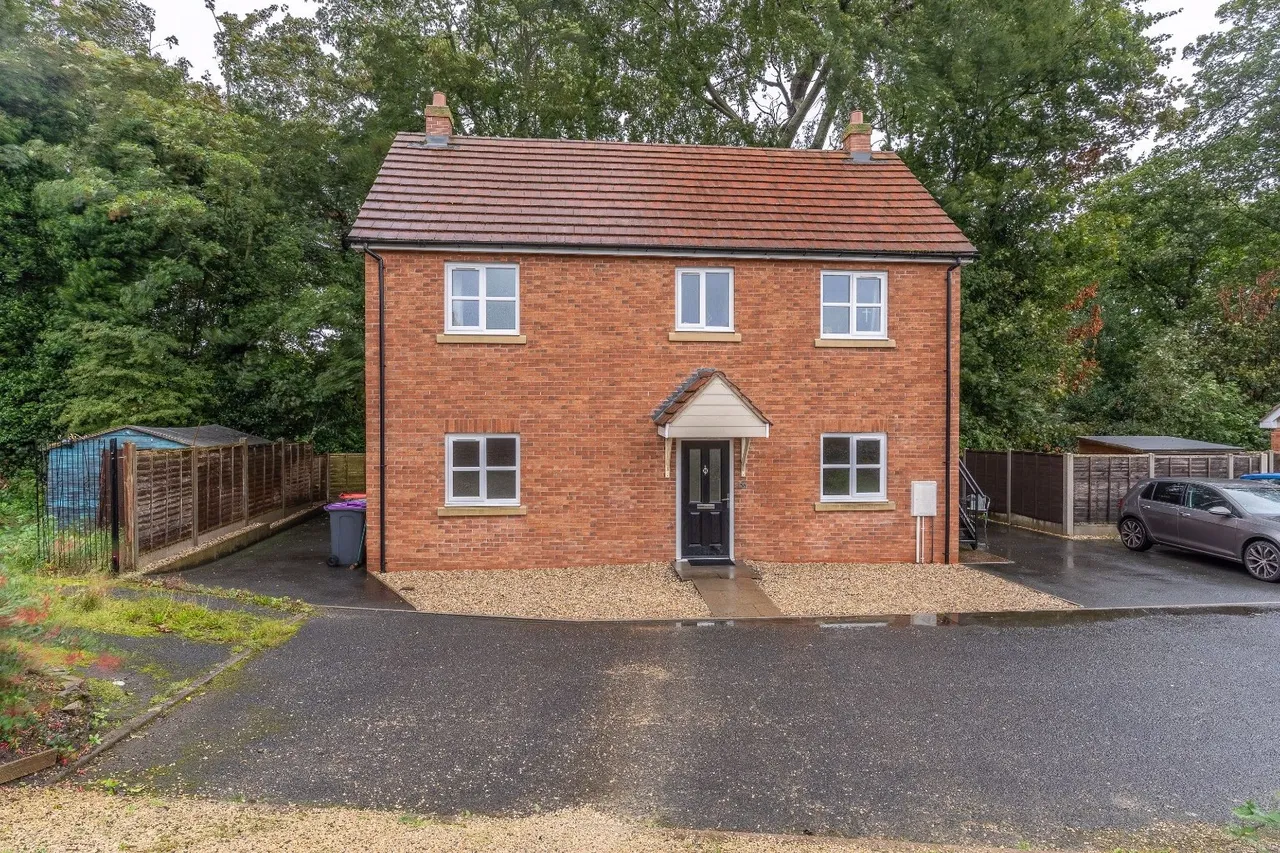 2 bed flat to rent, Forester Grove, Arleston, TF1
