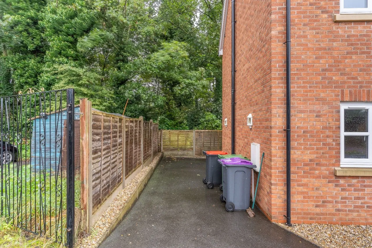 Forester Grove, Arleston, TF1, photo 14