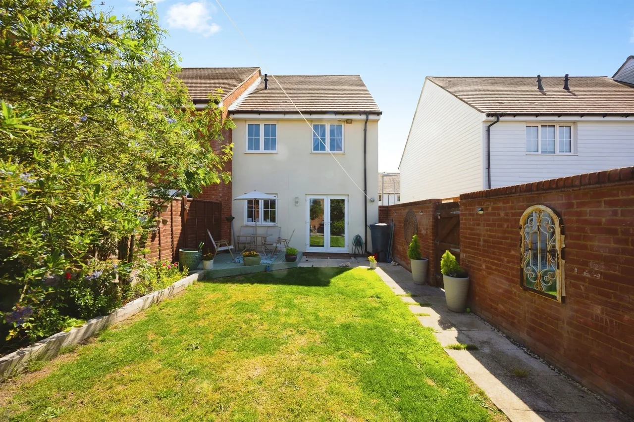 Starling Drive, Finberry, Ashford, photo 12