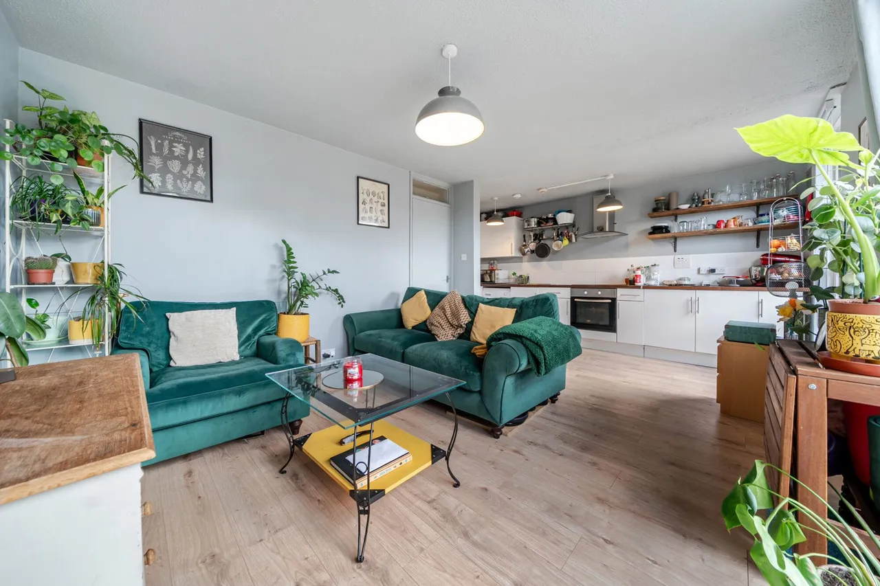 2 bed flat for sale — Vivian Square, SE15