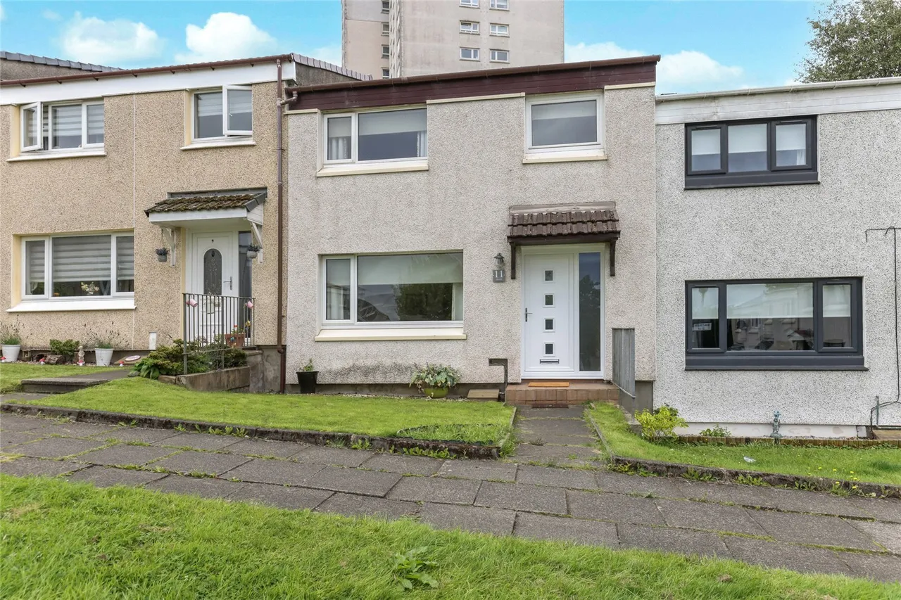 3 bed house for sale, Hamlet, Calderwood, G74