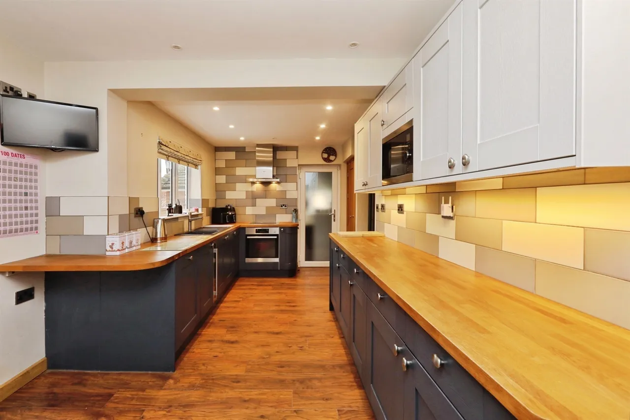 Long Lane, Carlton-In-Lindrick, Worksop, photo 7