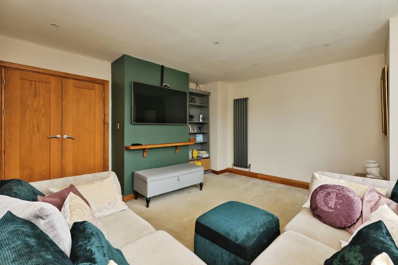 Long Lane, Carlton-In-Lindrick, Worksop, photo 4
