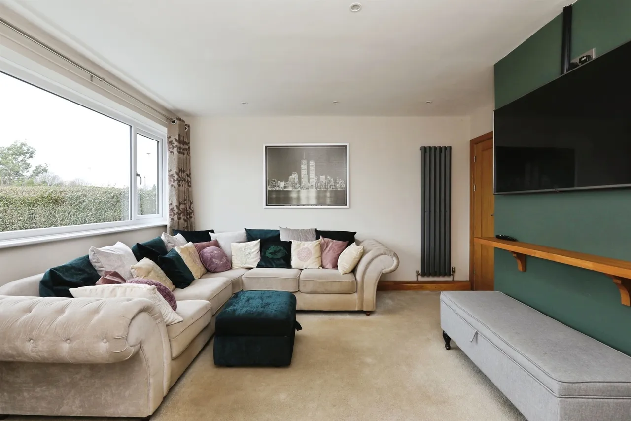 Long Lane, Carlton-In-Lindrick, Worksop, photo 5