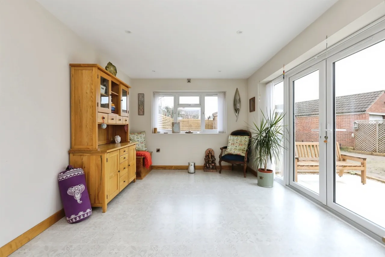 Long Lane, Carlton-In-Lindrick, Worksop, photo 8