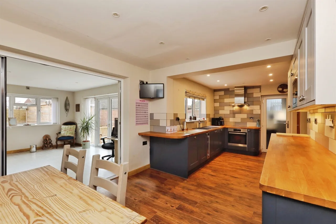 Long Lane, Carlton-In-Lindrick, Worksop, photo 6