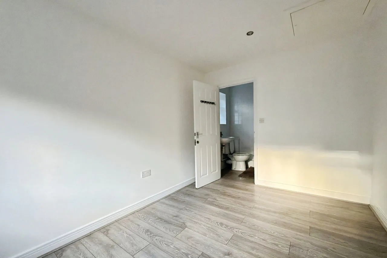 Brantwood Studios, rear of 44 Brantwood Road, Luton, LU1 1JJ, photo 7