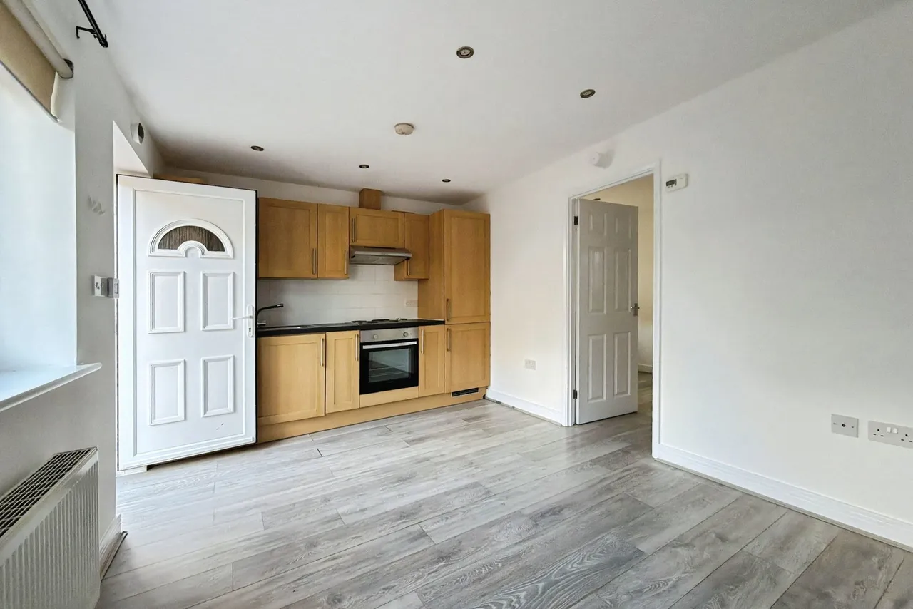 Brantwood Studios, rear of 44 Brantwood Road, Luton, LU1 1JJ, photo 2