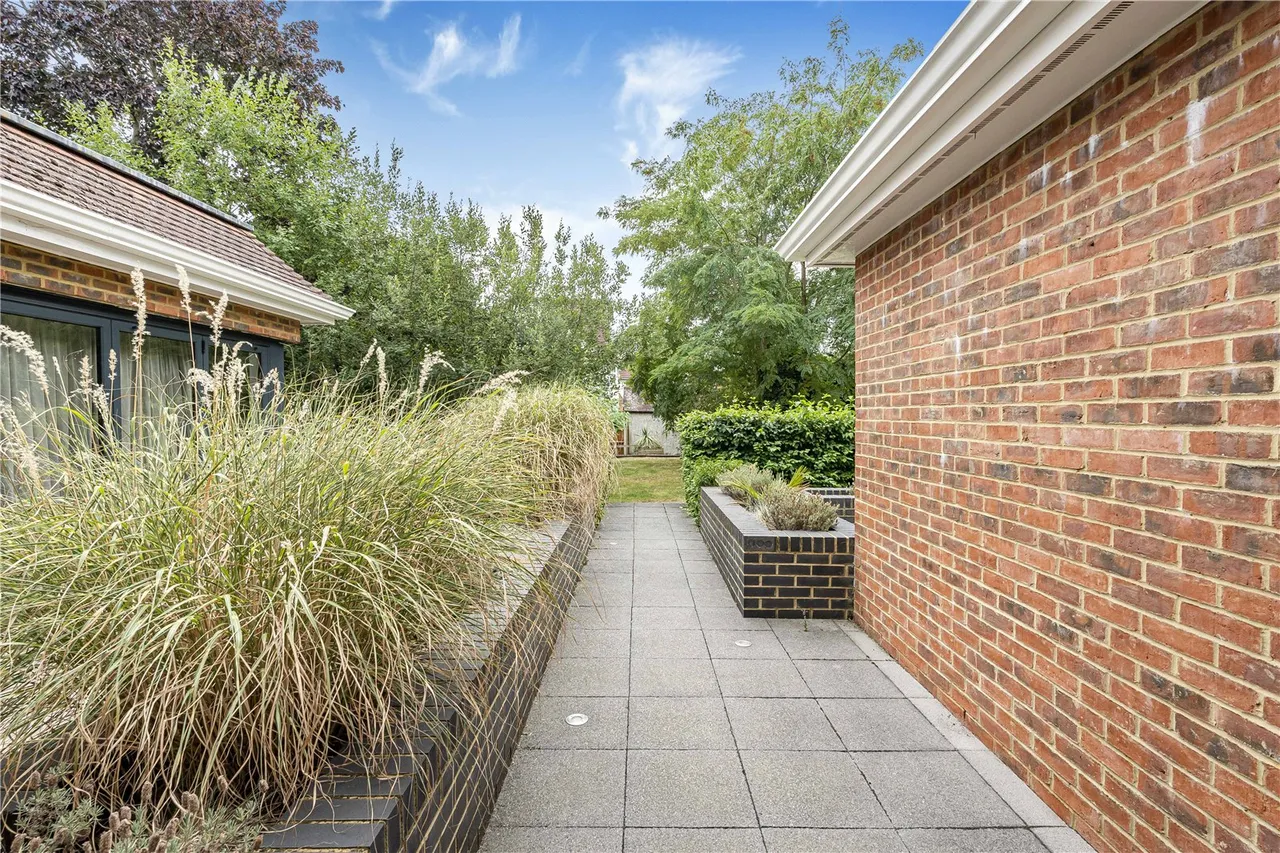 Totteridge Lane, London, N20 8DX, photo 24