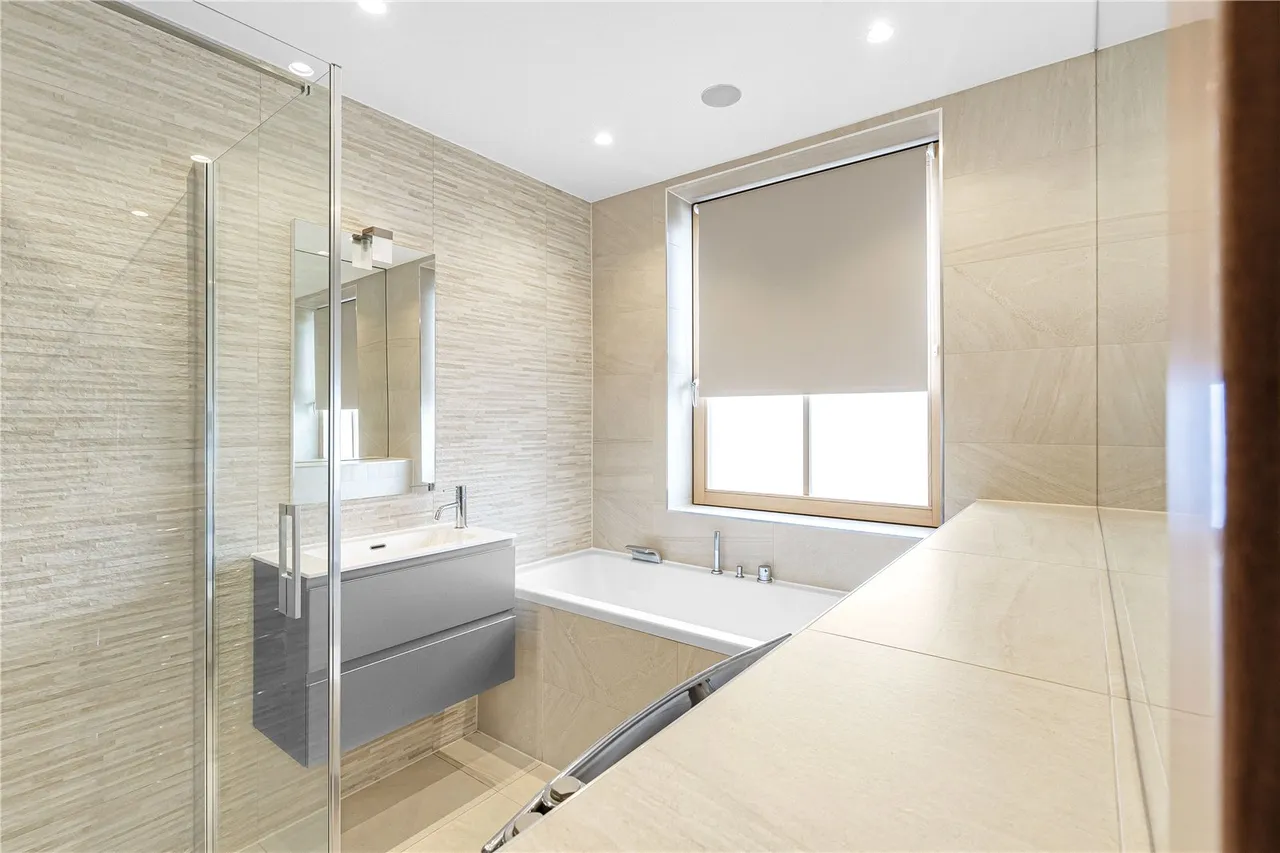 Totteridge Lane, London, N20 8DX, photo 19