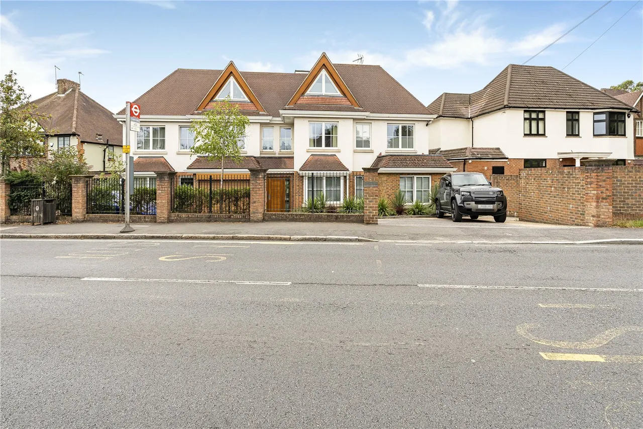 Totteridge Lane, London, N20 8DX, photo 18