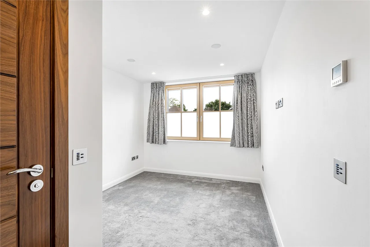 Totteridge Lane, London, N20 8DX, photo 6
