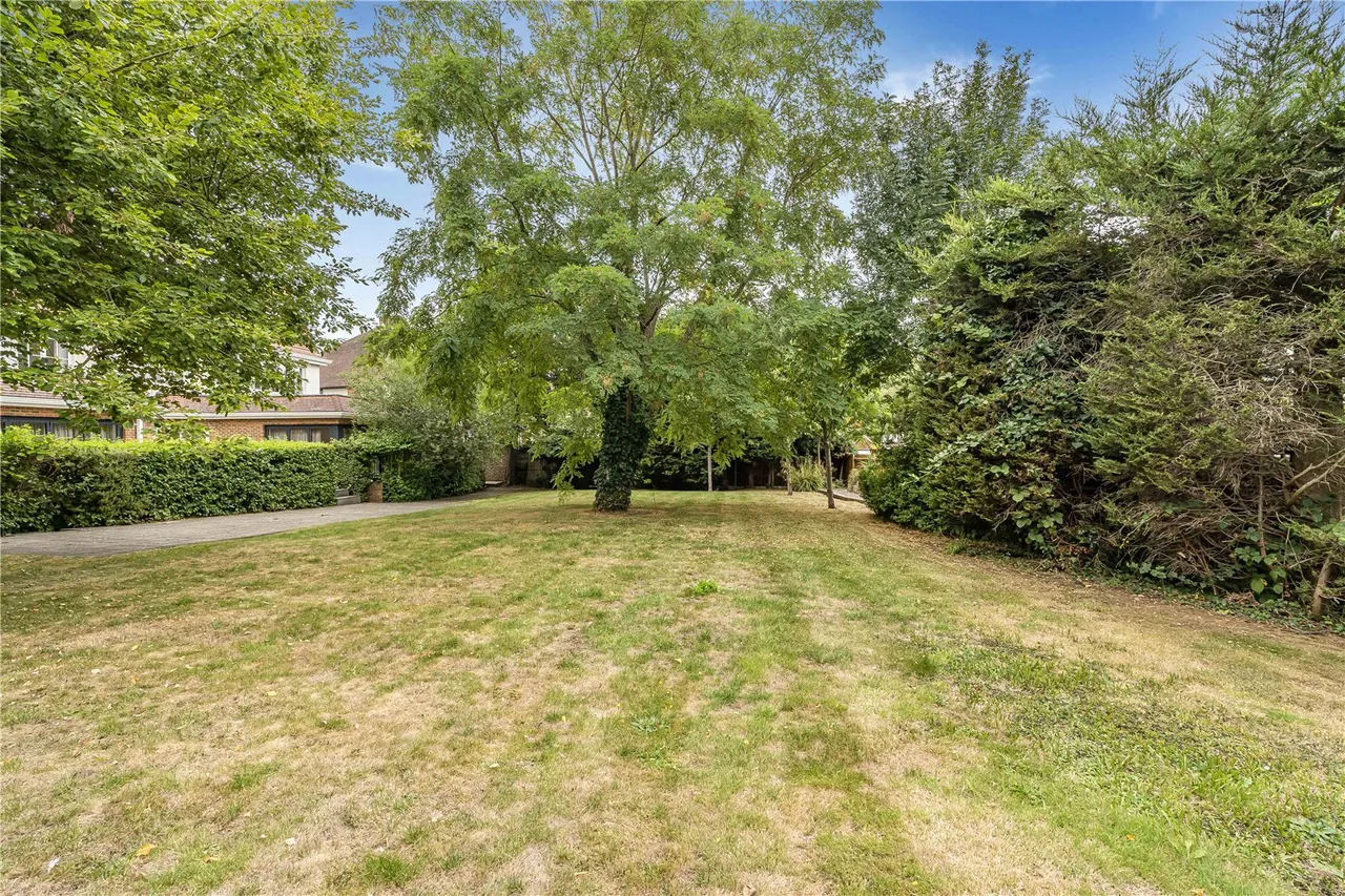 Totteridge Lane, London, N20 8DX, photo 13