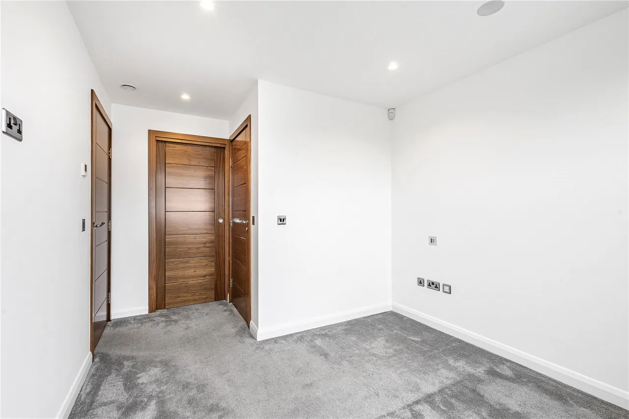Totteridge Lane, London, N20 8DX, photo 8