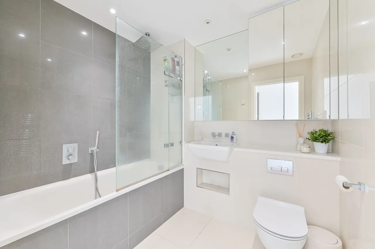Flat 151, Pinnacle Apartments, 11 Saffron Central Square, Croydon, photo 12