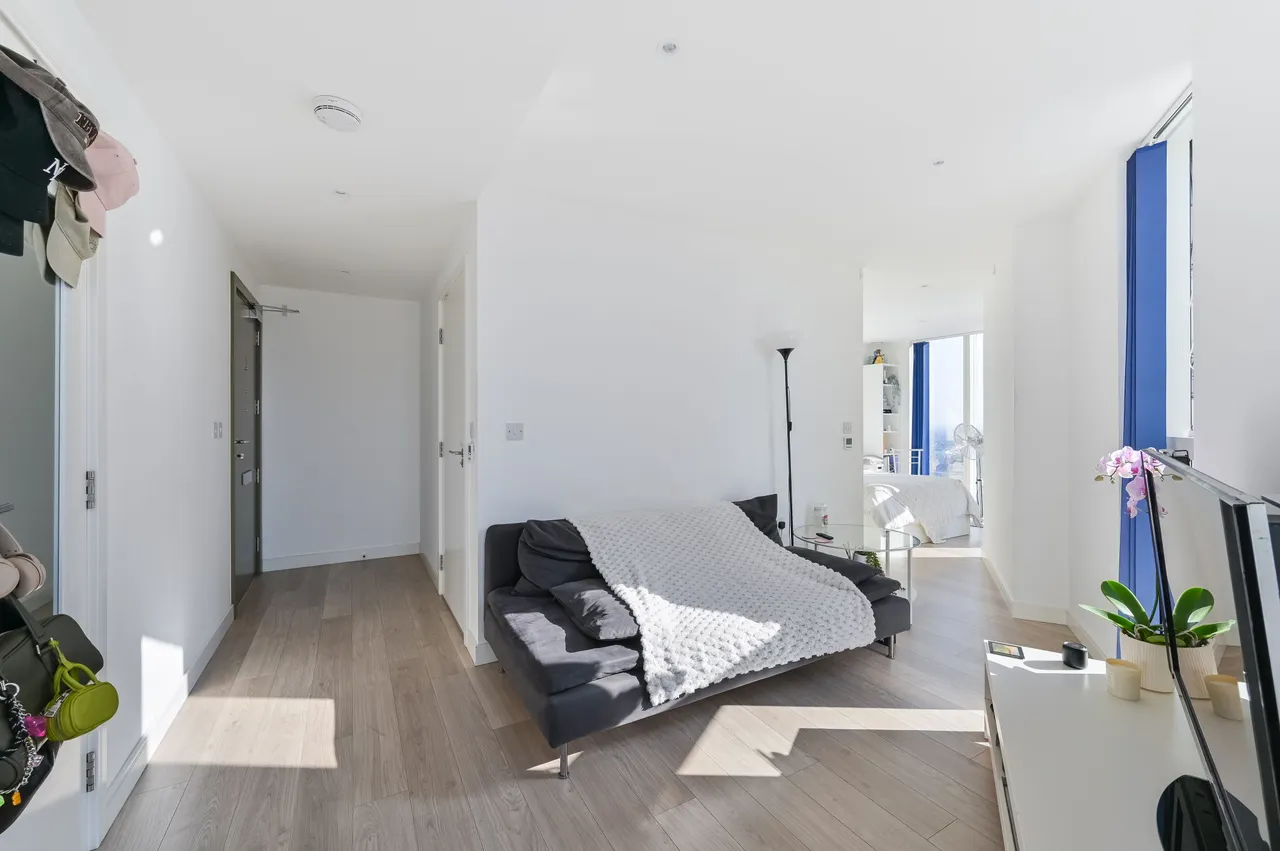 Flat 151, Pinnacle Apartments, 11 Saffron Central Square, Croydon, photo 3