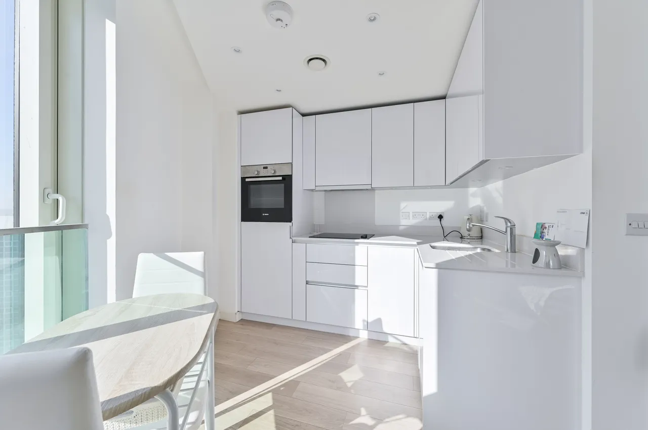 Flat 151, Pinnacle Apartments, 11 Saffron Central Square, Croydon, photo 4