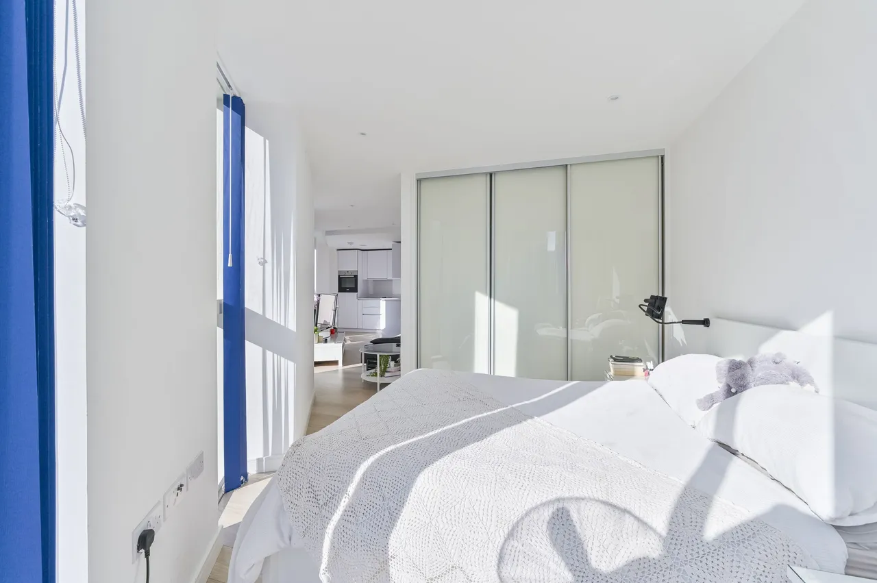 Flat 151, Pinnacle Apartments, 11 Saffron Central Square, Croydon, photo 10