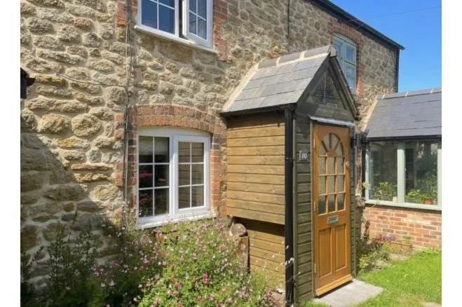 2 bed house for sale, Lechlade Road, Faringdon, SN7