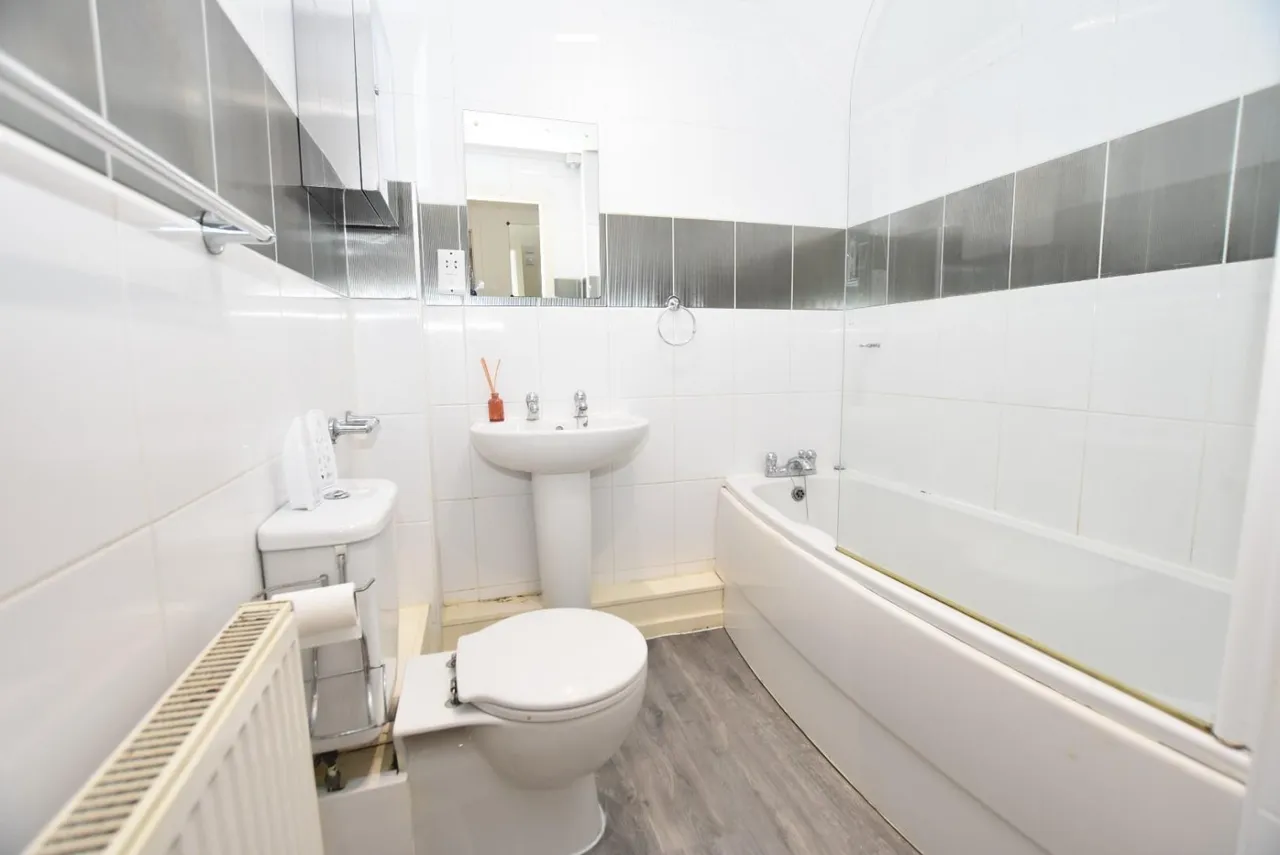 Camlough Walk, Chesterfield, S41, photo 5