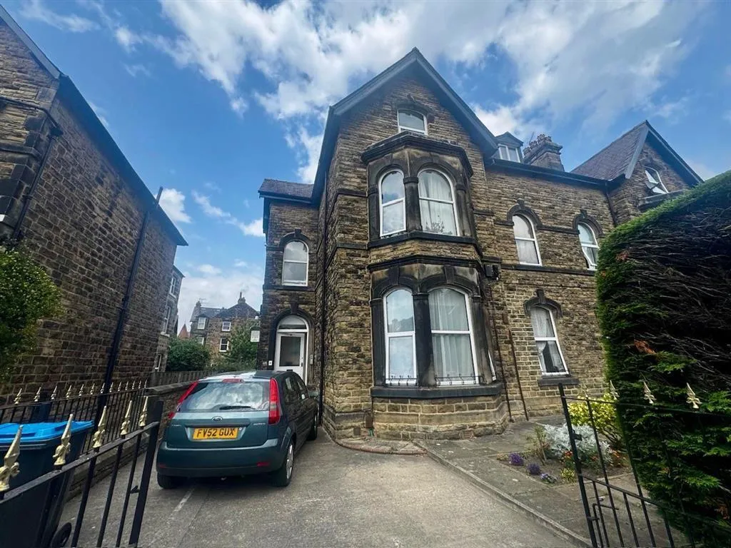 1 bed flat for sale — East Parade, Harrogate