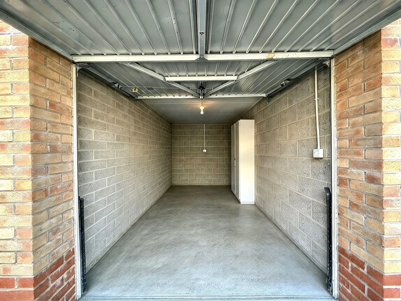 Endeavour Road, Swindon, SN3, photo 4