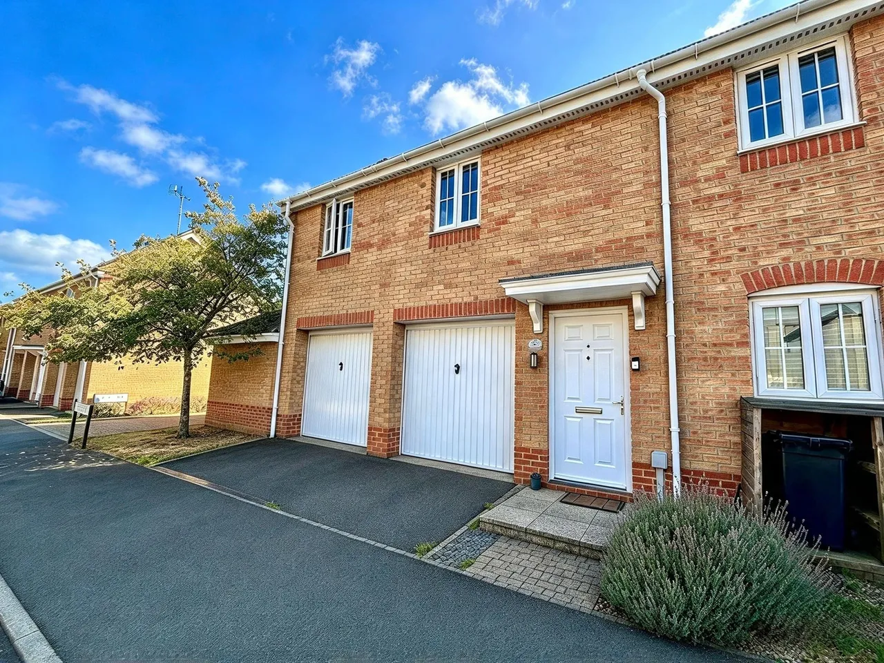 Endeavour Road, Swindon, SN3, photo 3