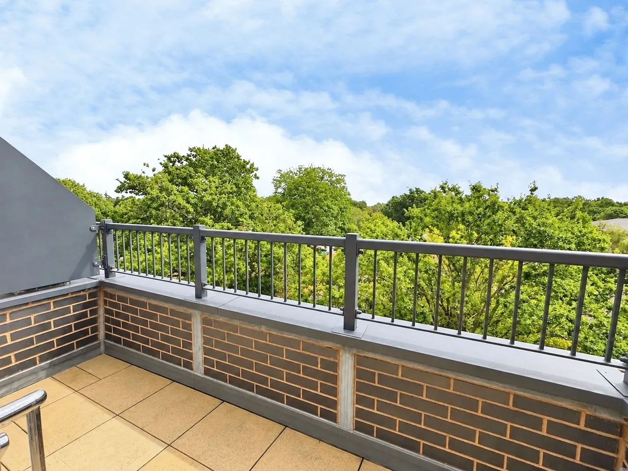 Moorfield Place, Farnborough, Hampshire, GU14 7JD, photo 7