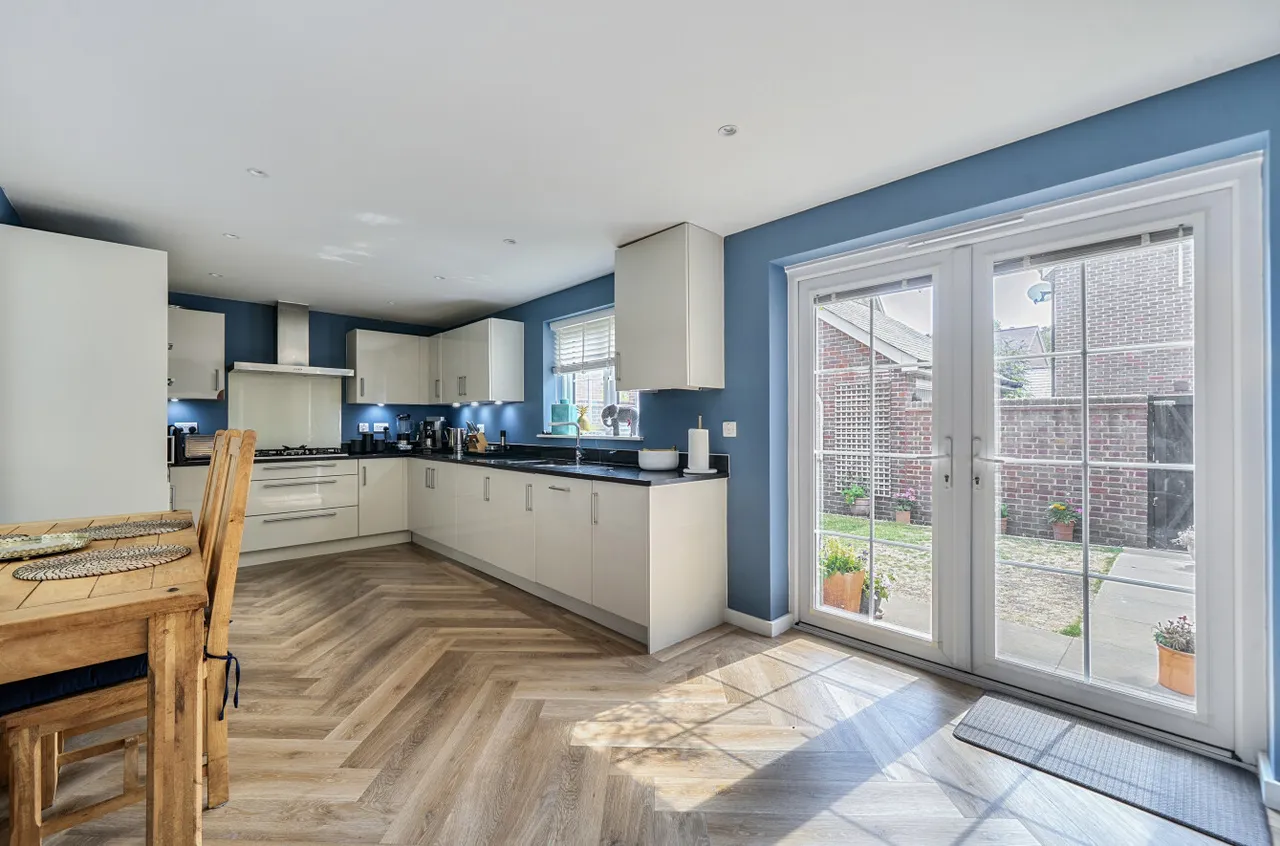 Buchanan Way, Binfield, Bracknell, Berkshire, RG42 4FE, photo 2