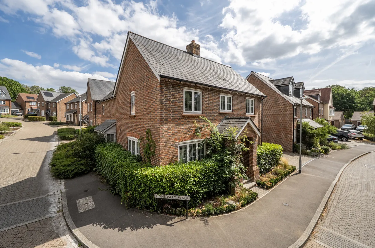 Buchanan Way, Binfield, Bracknell, Berkshire, RG42 4FE, photo 16
